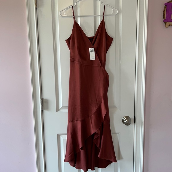 Abercrombie & Fitch Dresses & Skirts - 💞SALE💞 NWT Abercrombie & Fitch Silky Wrap Dress - M